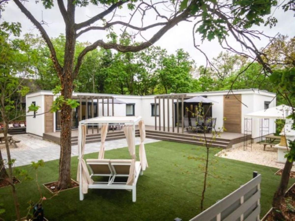 Bowery Guest Houses - Arnyas Vendeghazak Balatonalmadi Ngoại thất bức ảnh