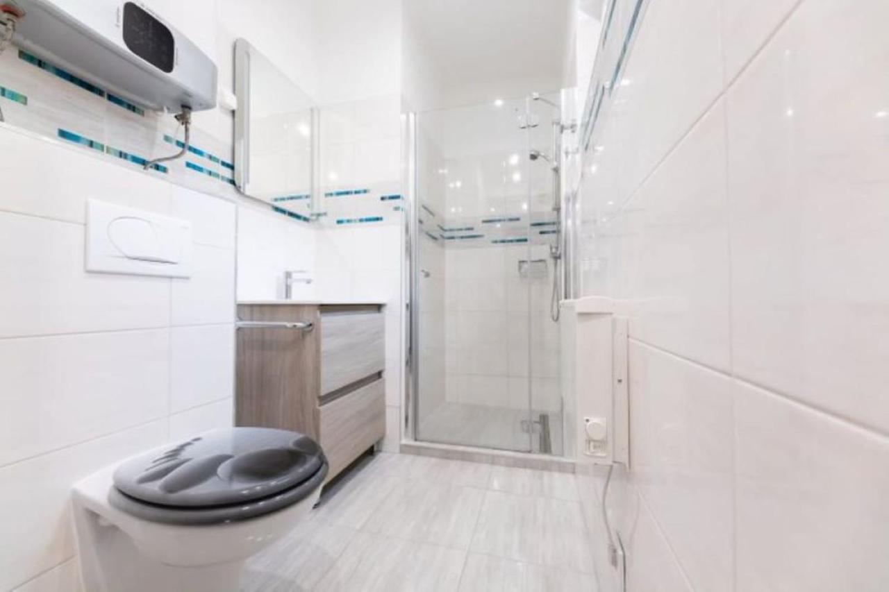 Bowery Guest Houses - Arnyas Vendeghazak Balatonalmadi Ngoại thất bức ảnh