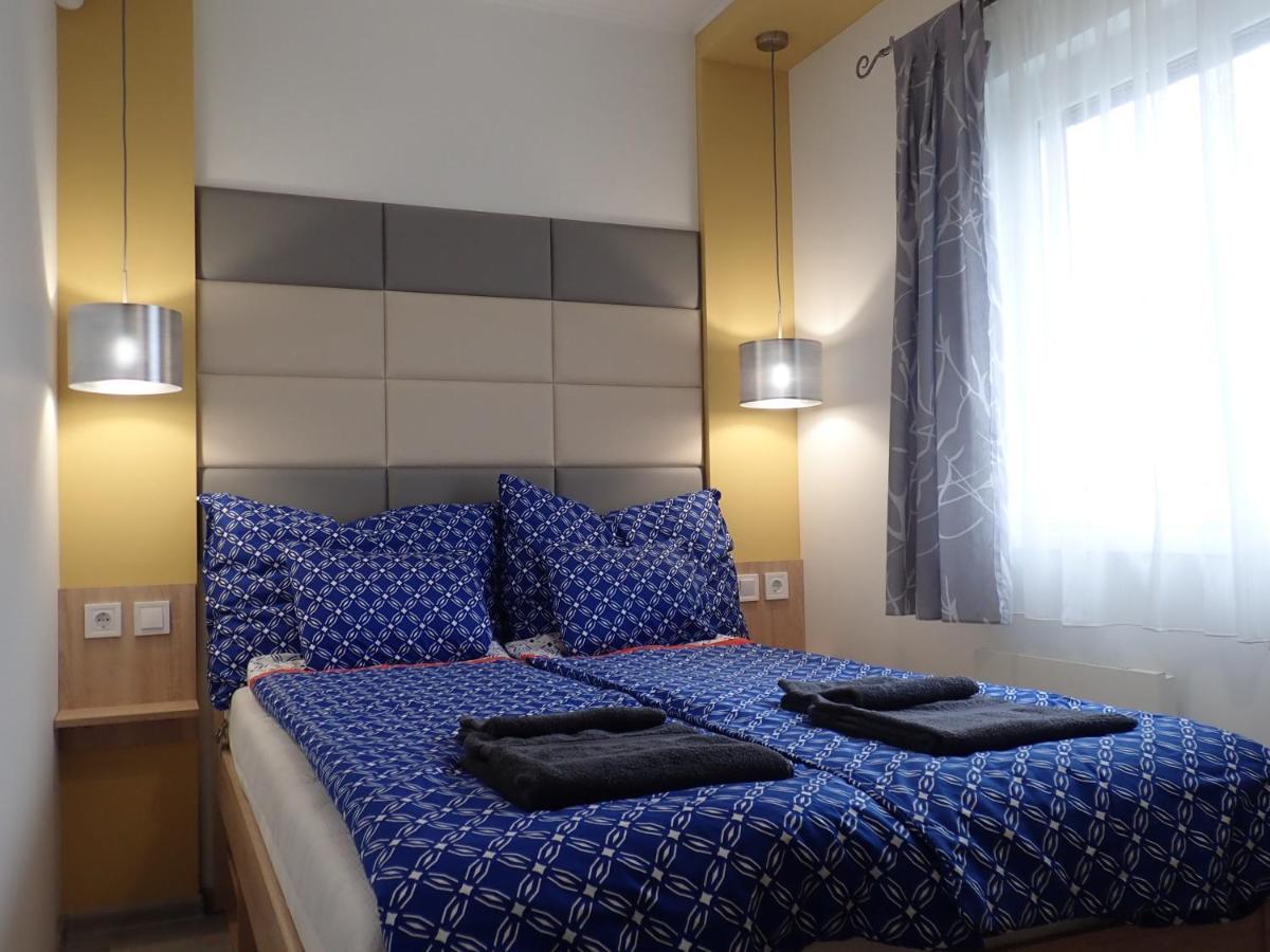 Bowery Guest Houses - Arnyas Vendeghazak Balatonalmadi Ngoại thất bức ảnh