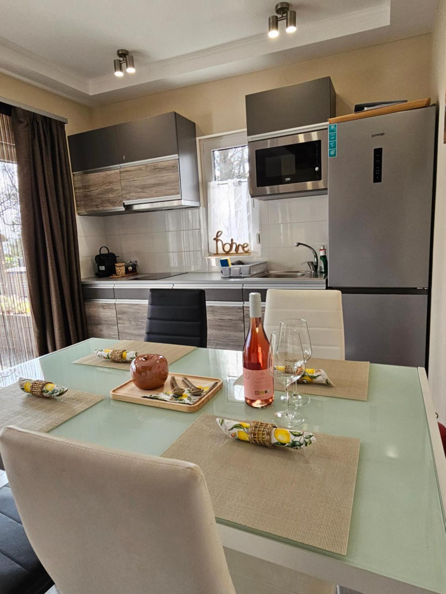 Bowery Guest Houses - Arnyas Vendeghazak Balatonalmadi Ngoại thất bức ảnh