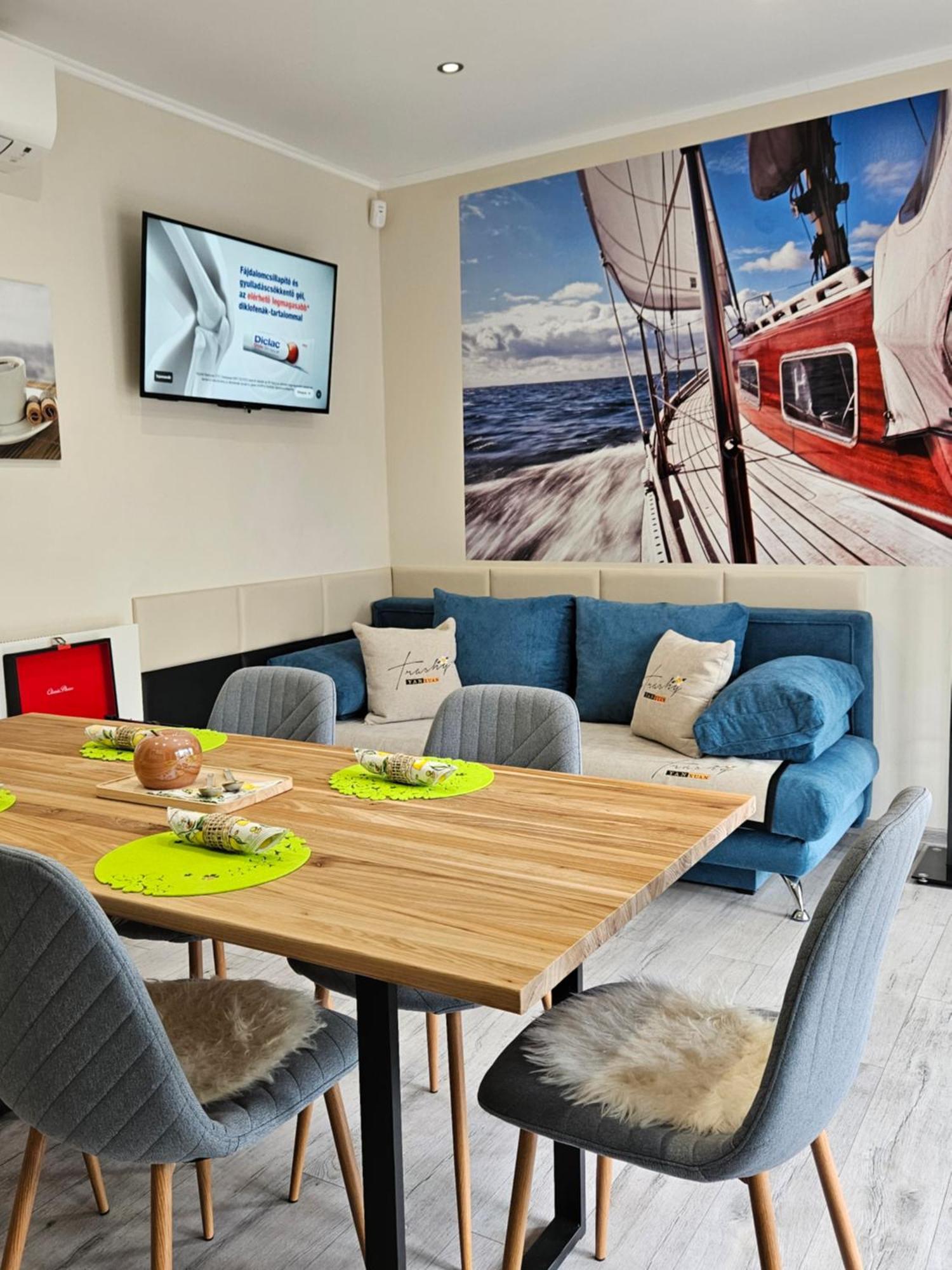 Bowery Guest Houses - Arnyas Vendeghazak Balatonalmadi Ngoại thất bức ảnh