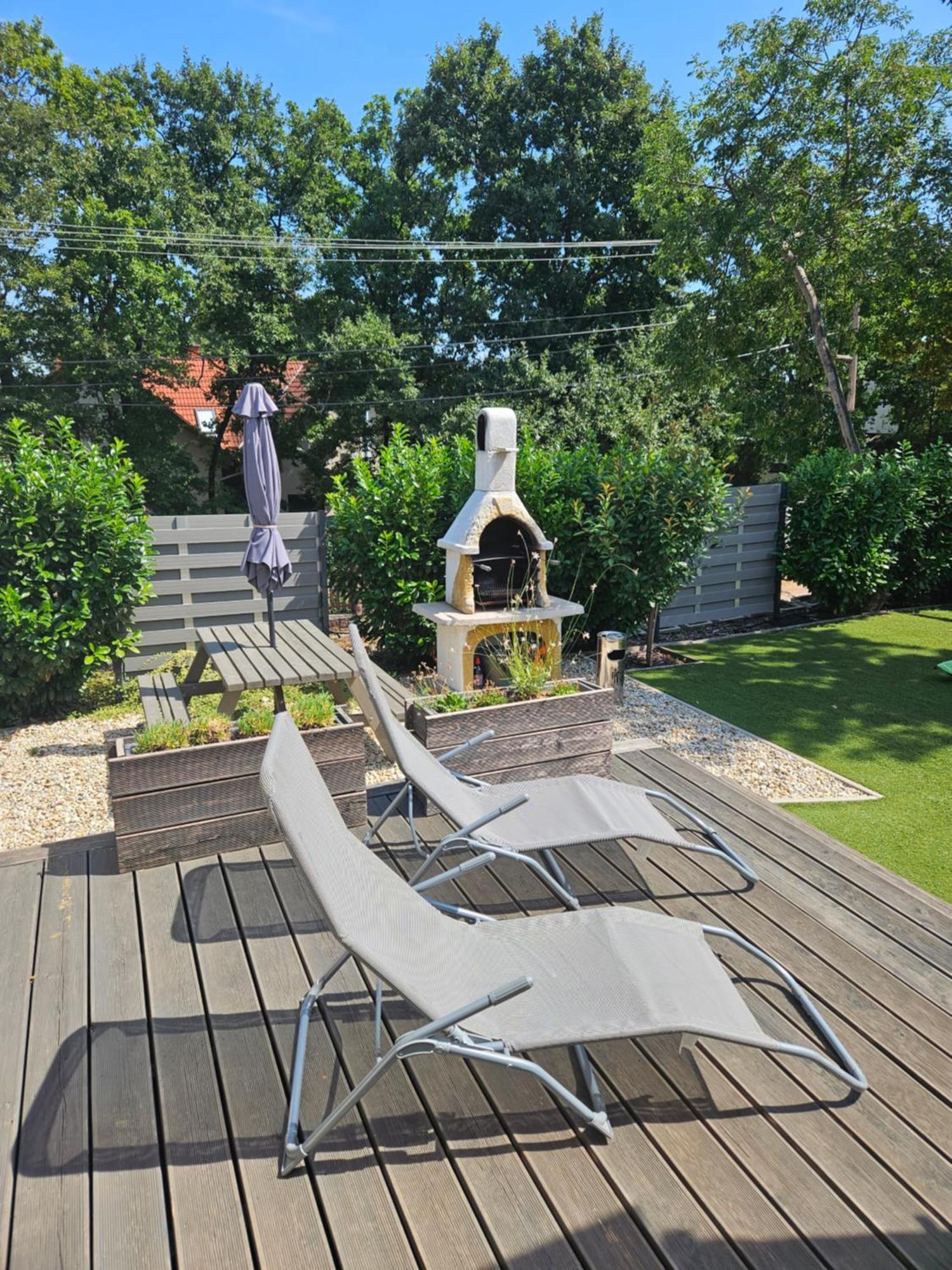 Bowery Guest Houses - Arnyas Vendeghazak Balatonalmadi Ngoại thất bức ảnh