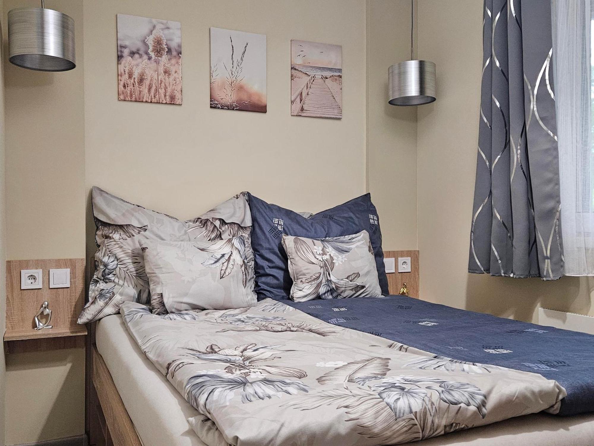 Bowery Guest Houses - Arnyas Vendeghazak Balatonalmadi Ngoại thất bức ảnh